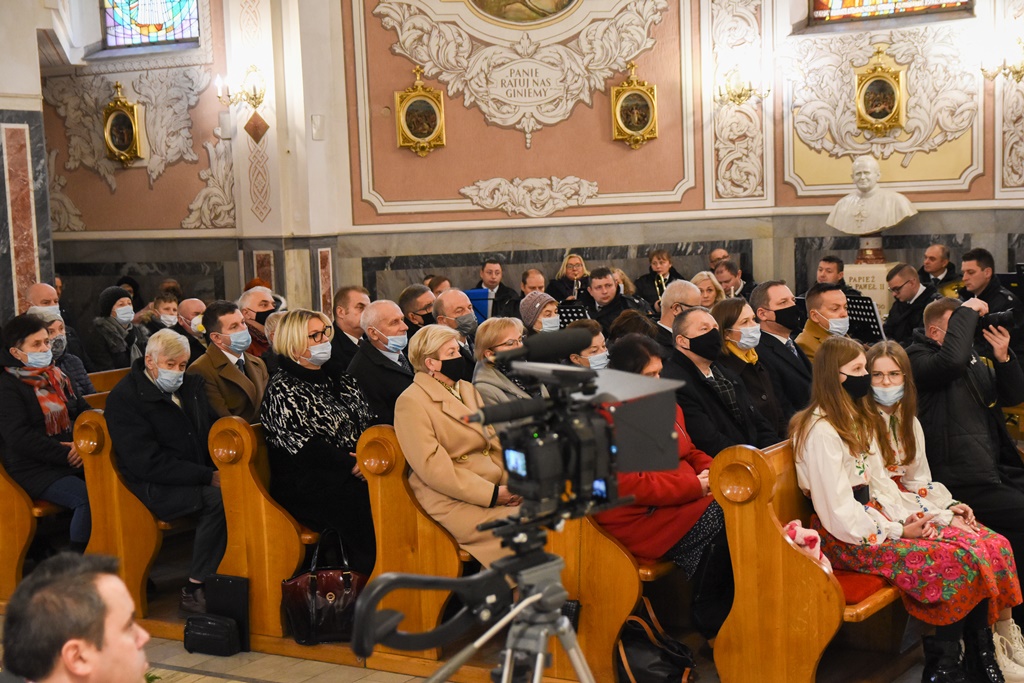 17 grudnia br. w Spycimierzu zorganizowano uroczystość upamiętniającą wpisanie tradycji dywanów kwiatowych na procesje Bożego Ciała na Reprezentatywną Listę Niematerialnego Dziedzictwa Kulturowego Ludzkości UNESCO.